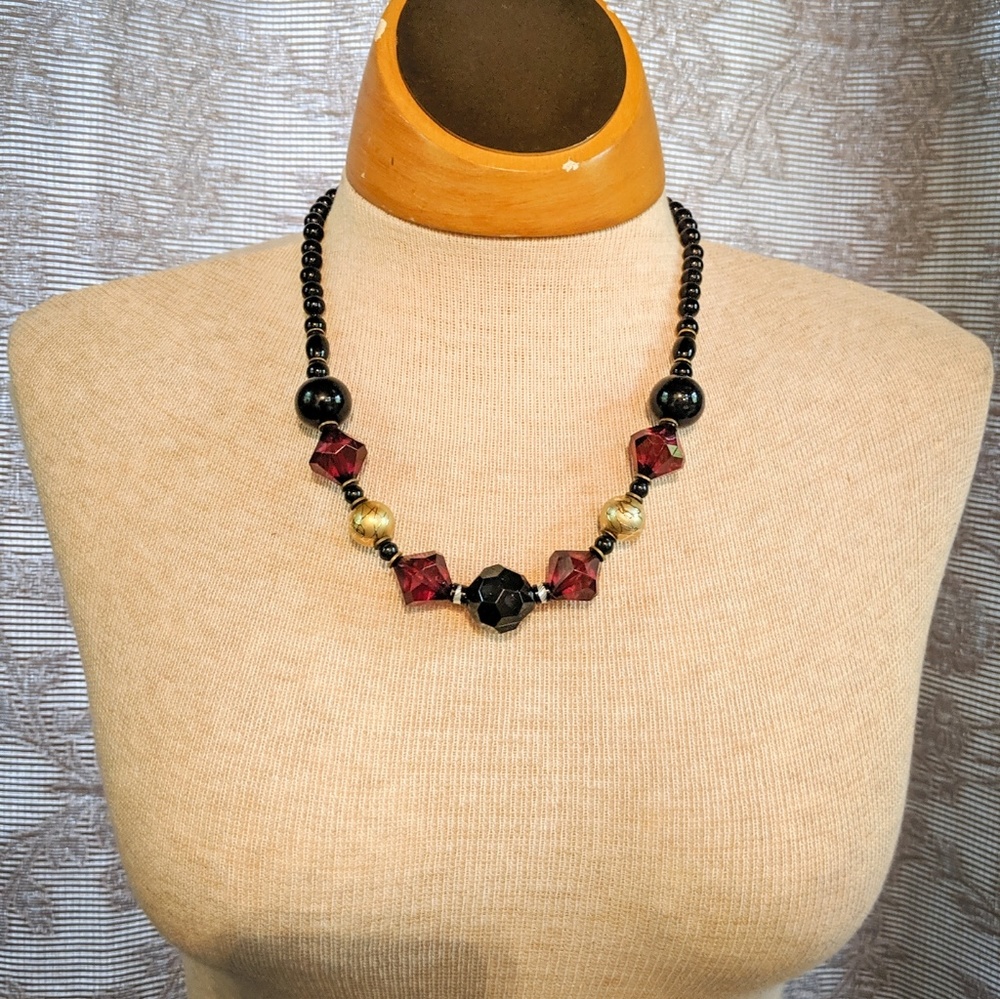 📿 Vintage Black, Gold + Brown Beaded Necklace